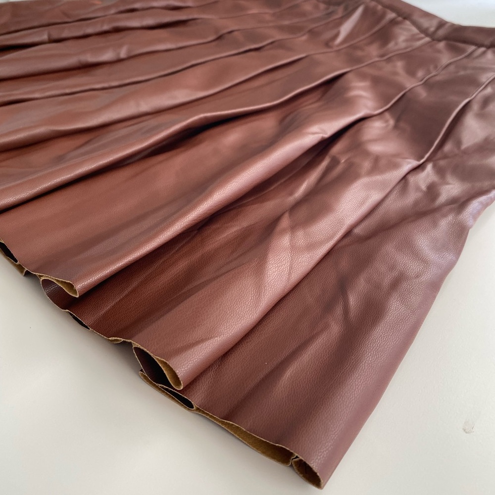 NWOT Faux leather pleated skirt